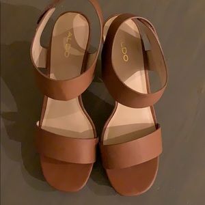 Size 8 tan/brown aldo heels.